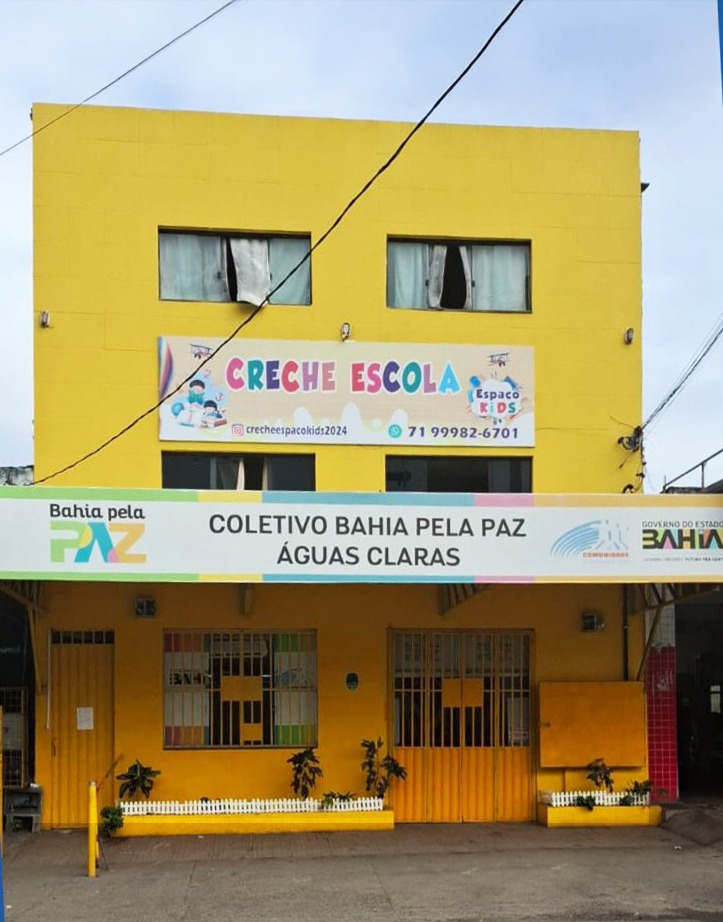 Fachada do Coletivo Águas Claras