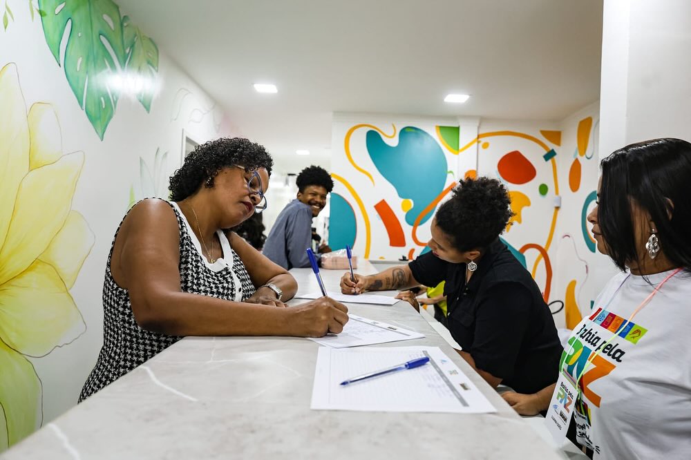 Mais de 7 mil atendimentos marcam primeiro ano dos Coletivos Bahia pela Paz em Salvador e RMS; mulheres são maioria entre público cadastrado