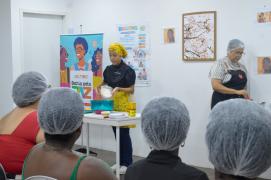 Oficina de pão delícia reúne empreendedoras na sede do Coletivo Bahia Pela Paz de Águas Claras