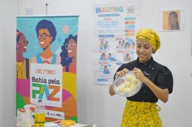 Oficina de pão delícia reúne empreendedoras na sede do Coletivo Bahia Pela Paz de Águas Claras