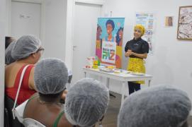 Oficina de pão delícia reúne empreendedoras na sede do Coletivo Bahia Pela Paz de Águas Claras