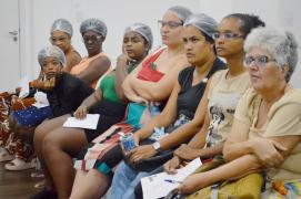 Oficina de pão delícia reúne empreendedoras na sede do Coletivo Bahia Pela Paz de Águas Claras