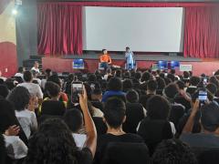 Programa Bahia Pela Paz leva 130 jovens para assistir filme “Sonho de Arrocha” através de articulação entre SJDH e Secult