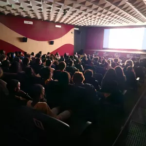 Programa Bahia Pela Paz leva 130 jovens para assistir filme “Sonho de Arrocha” através de articulação entre SJDH e Secult-BA