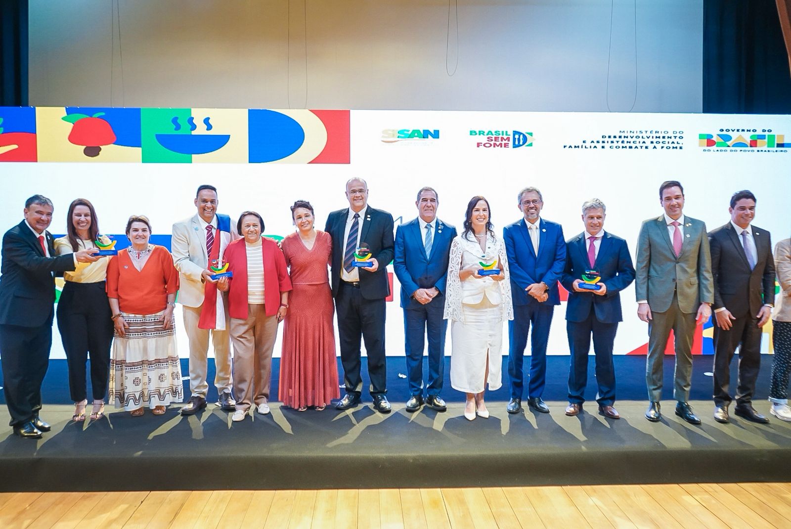 Bahia Sem Fome é reconhecido nacionalmente com Prêmio Brasil Sem Fome, em Brasília