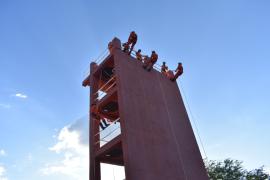 vertical2.jpg