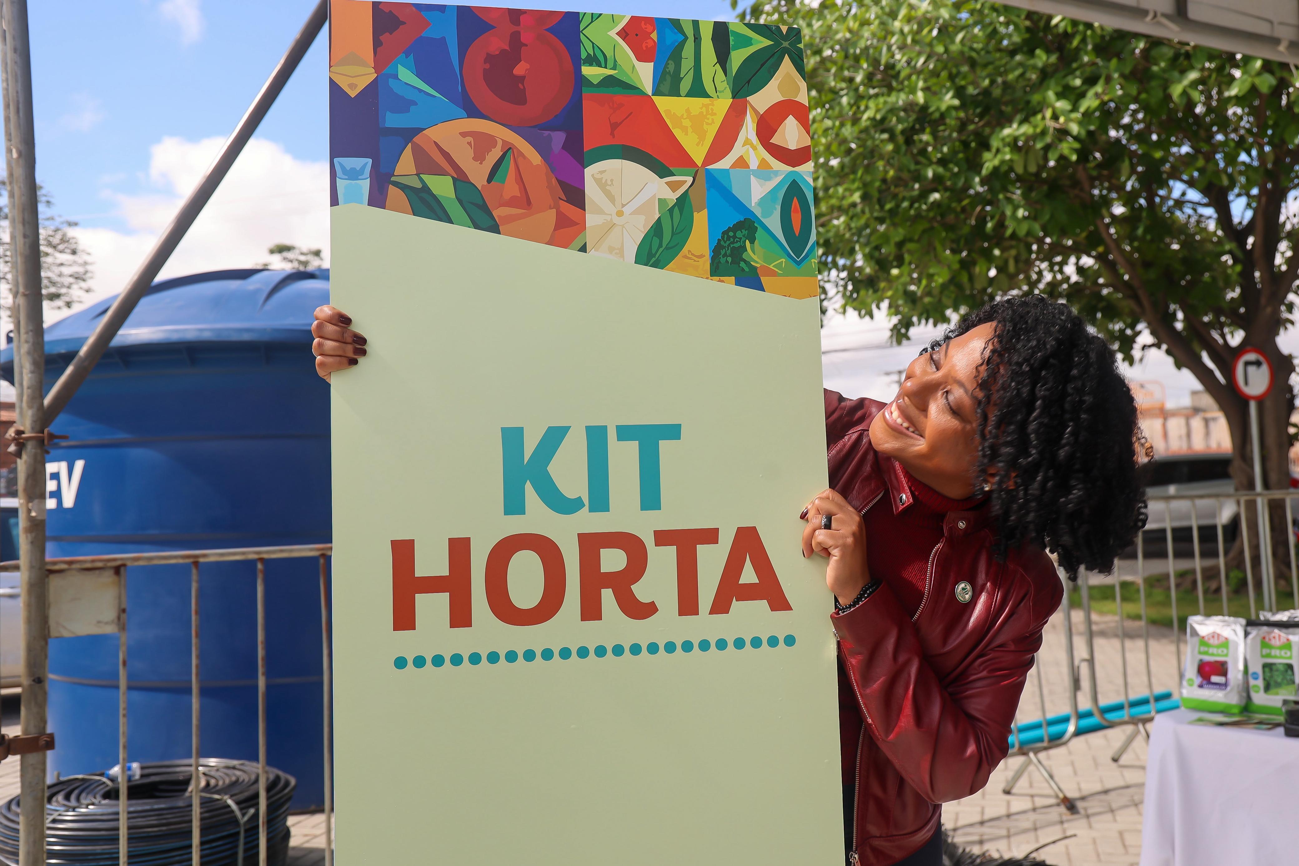 Kits para hortas comunitárias amplia produção de   alimentos em 100 municípios baianos