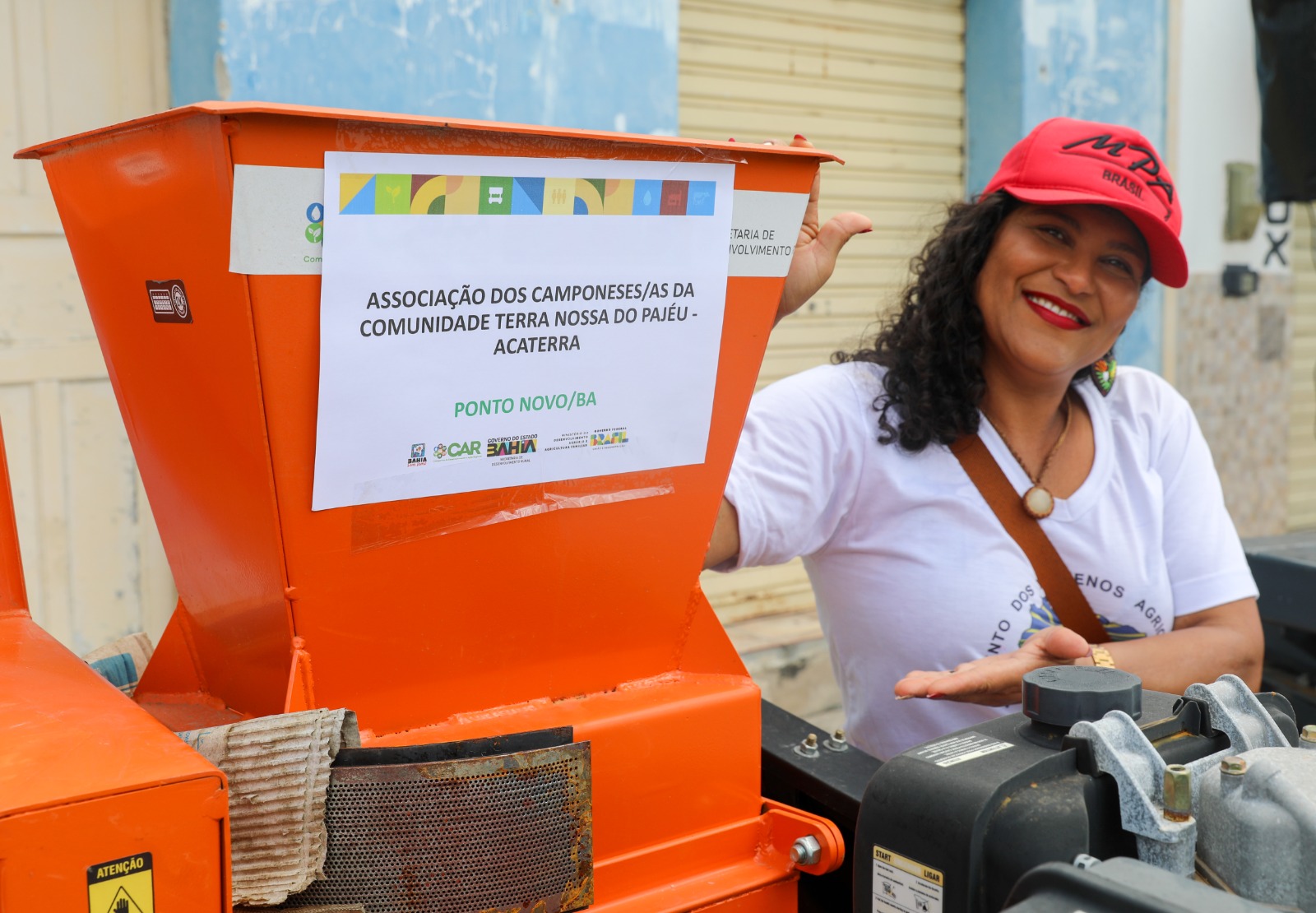 Tratores, kits de apicultura e forrageiras modernizam produção em Ponto Novo