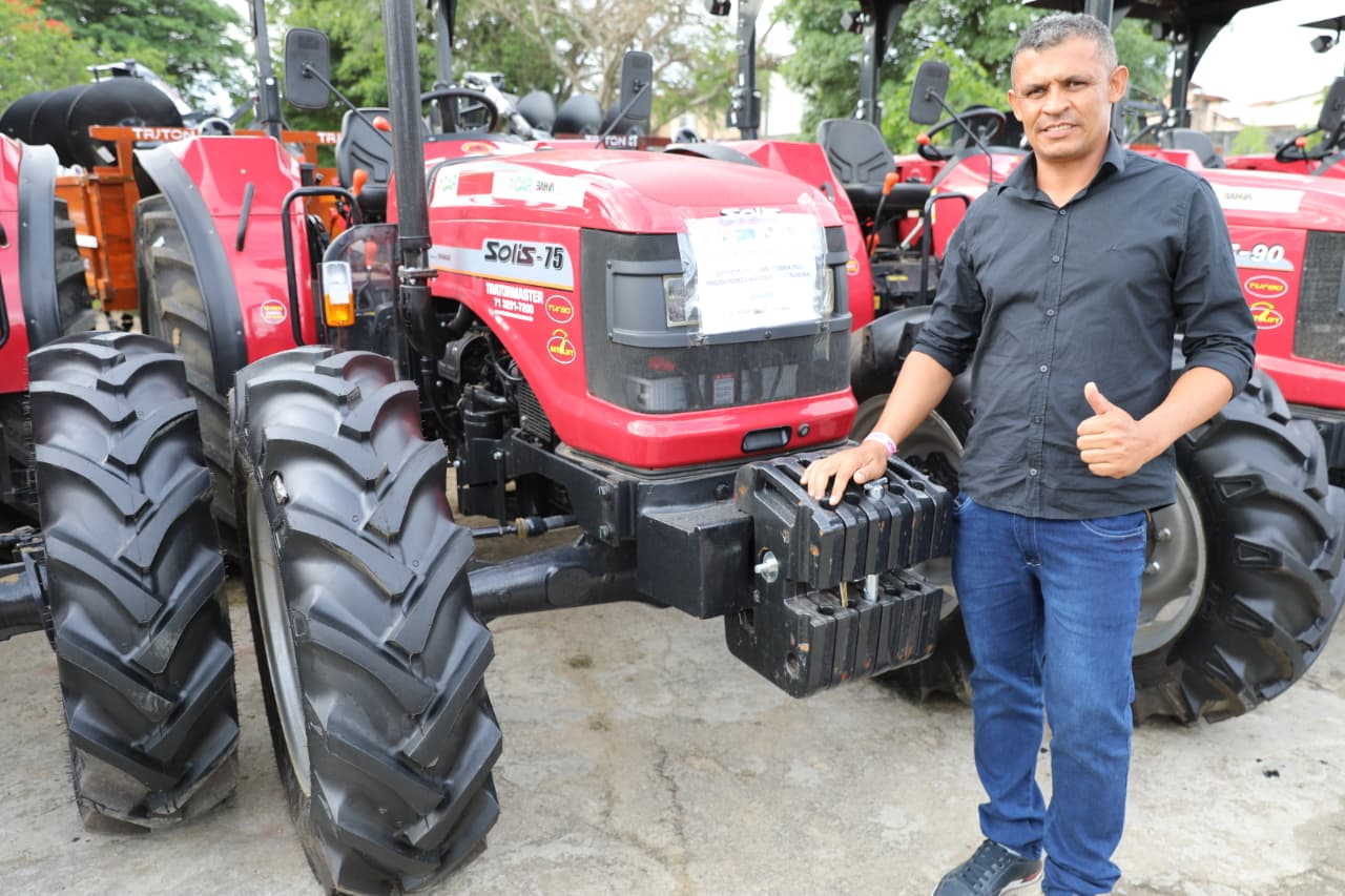 Governo do Estado reforça agricultura familiar com entrega de equipamentos em Vitória da Conquista