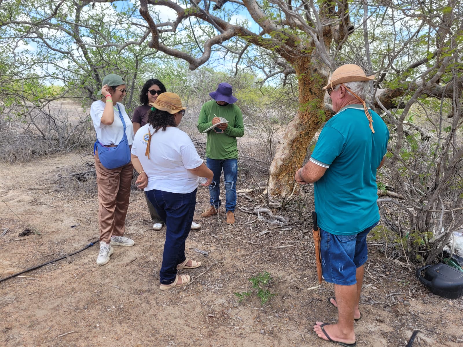 Oficiais do FIDA visitam experiências desenvolvidas pela CAR no Semiárido baiano