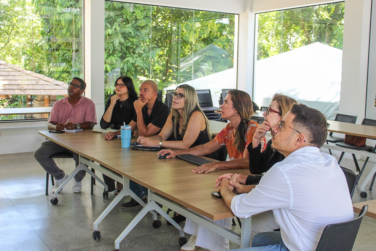 Colaboradores da CAR e AGE realizam reunião para alinhar ações voltadas ao Programa Bahia de Integridade Pública
