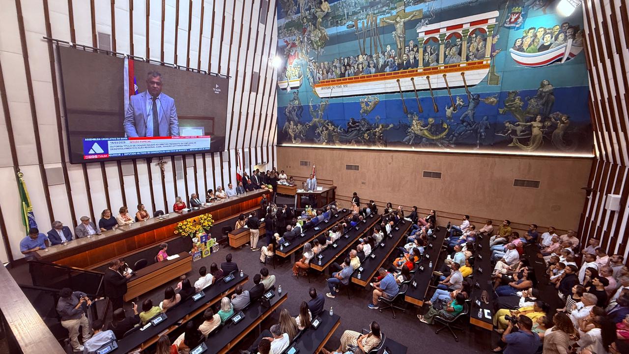 Título de Cidadão Baiano ao diretor-presidente da CAR
