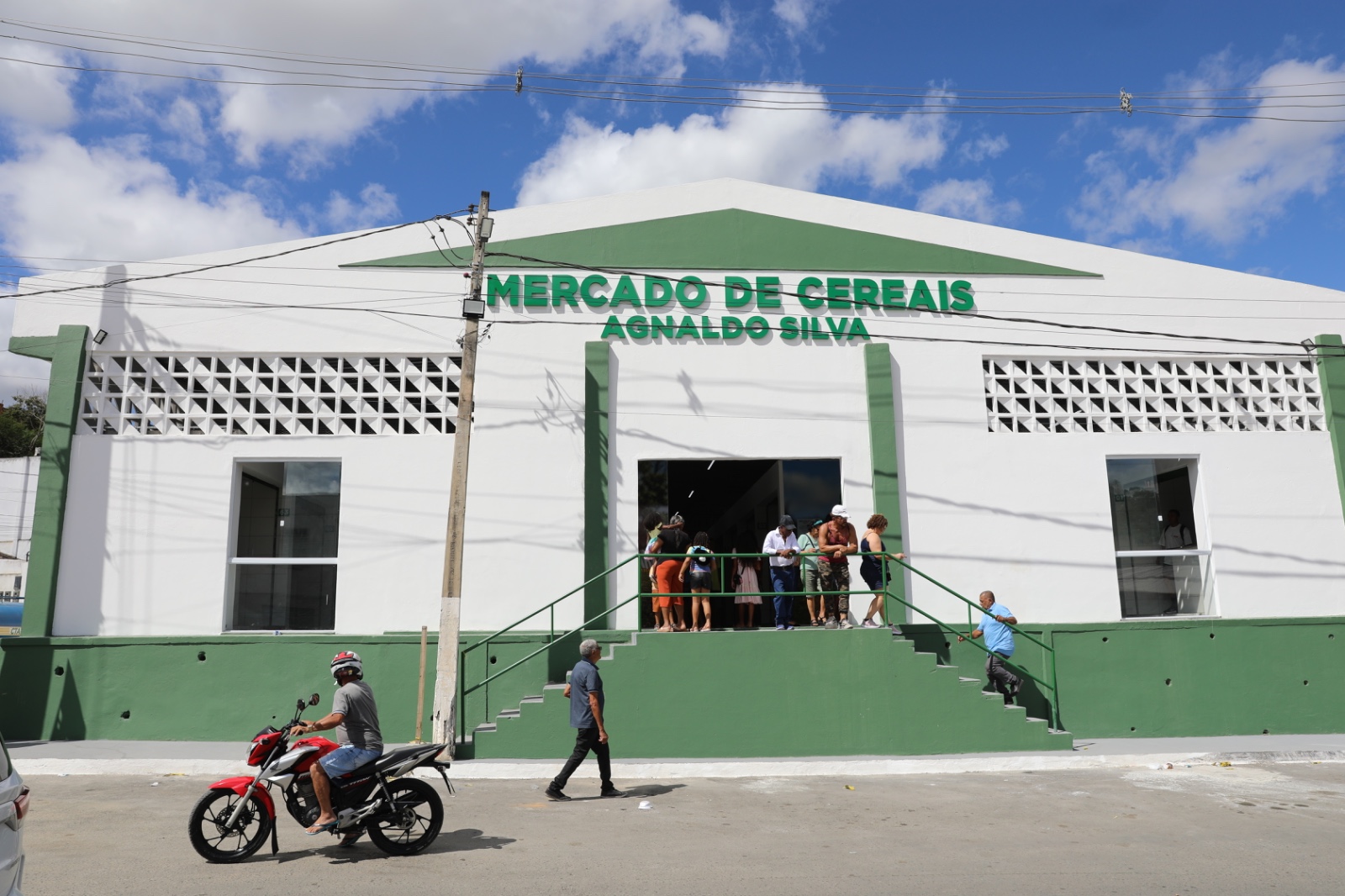 Governo da Bahia entrega Mercado Municipal de Jaguaquara e amplia oportunidades para agricultura familiar