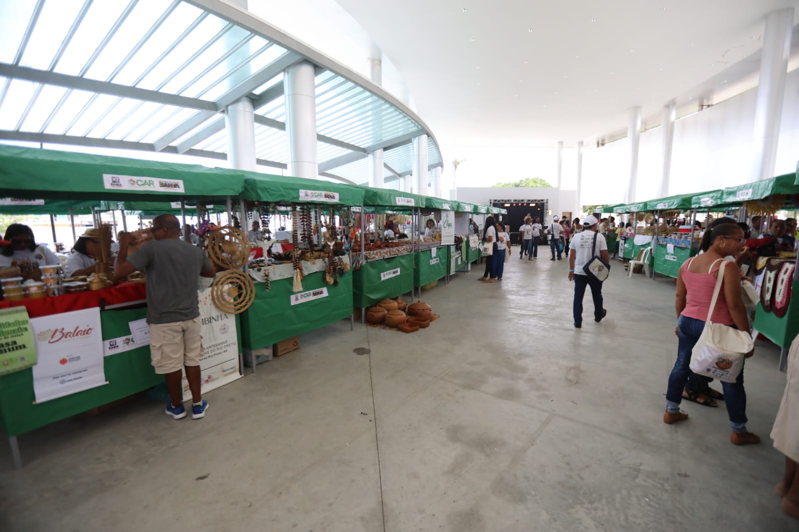 Governo da Bahia firma acordos para qualificação profissional e construção de cisternas durante congresso da agricultura familiar
