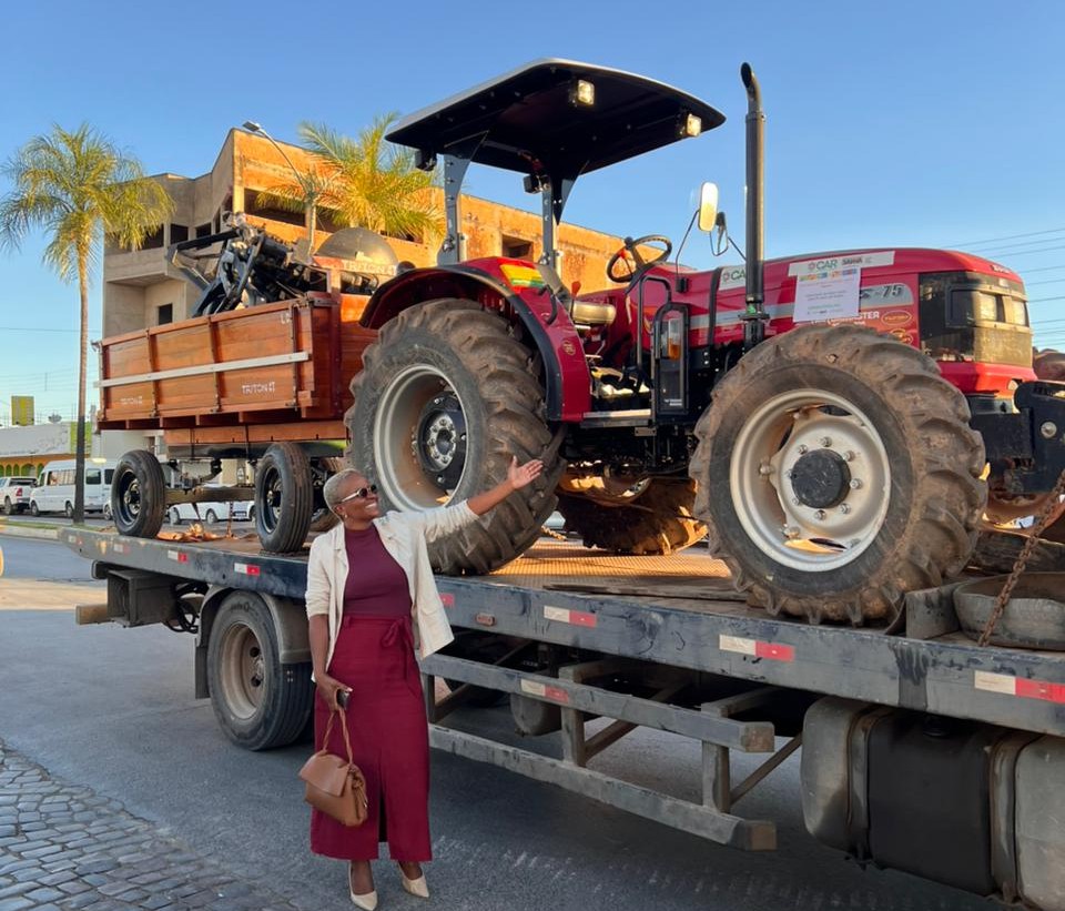 Oeste da Bahia recebe agroindústria do mel, máquinas agrícolas e novos investimentos para o desenvolvimento rural
