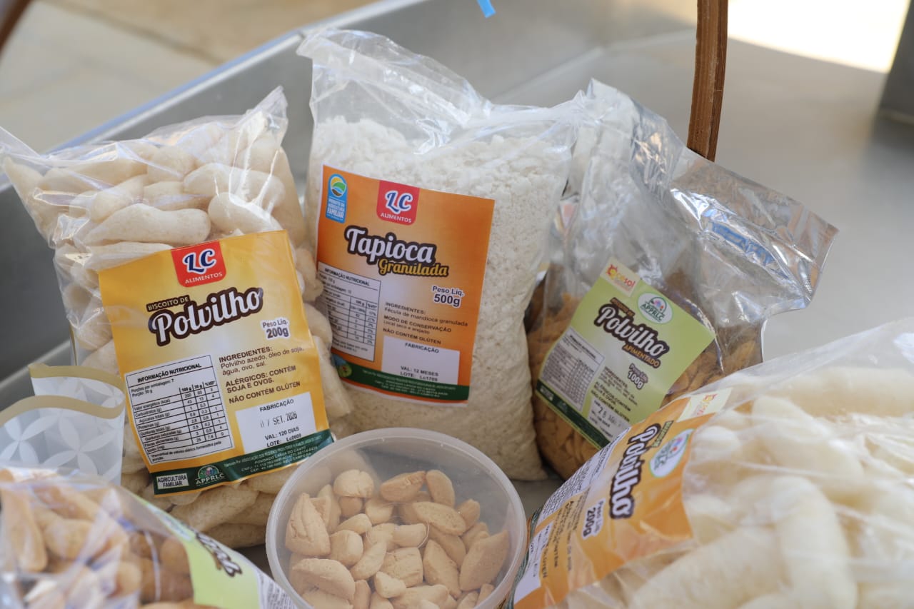 Beneficiamento da mandioca em Belo Campo