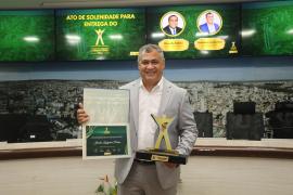 Jeandro Ribeiro recebe título de Cidadão Conquistense durante audiência pública (1).jpeg