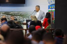 Jeandro Ribeiro recebe título de Cidadão Conquistense durante audiência pública (5).jpeg