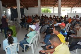Encontro em Capim Grosso  discute cadeia produtiva do  licuri  (5).jpeg