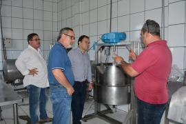 visita-a-unidade-de-beneficiamento-de-leite-caatiba-3
