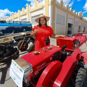 Equipamentos e autoriza obras para a agricultura familiar em Ipirá