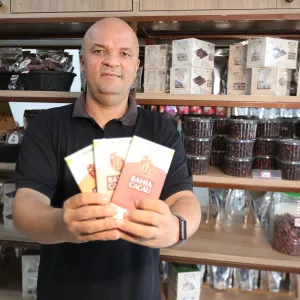 Agricultura familiar da Bahia celebra nova lei que amplia a transparência no chocolate e fortalece a cacaicultura