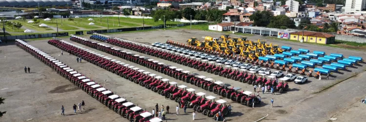 Governo da Bahia realiza entrega de mais de 14 mil  máquinas e equipamentos para a agricultura familiar