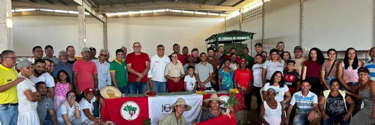 Governo da Bahia fortalece agricultura familiar irrigada com entrega de máquinas e insumos em Ponto Novo