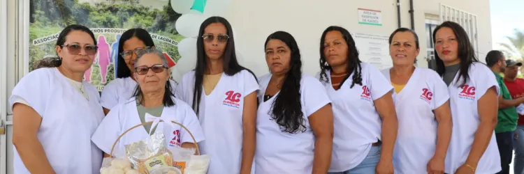 Beneficiamento da mandioca em Belo Campo
