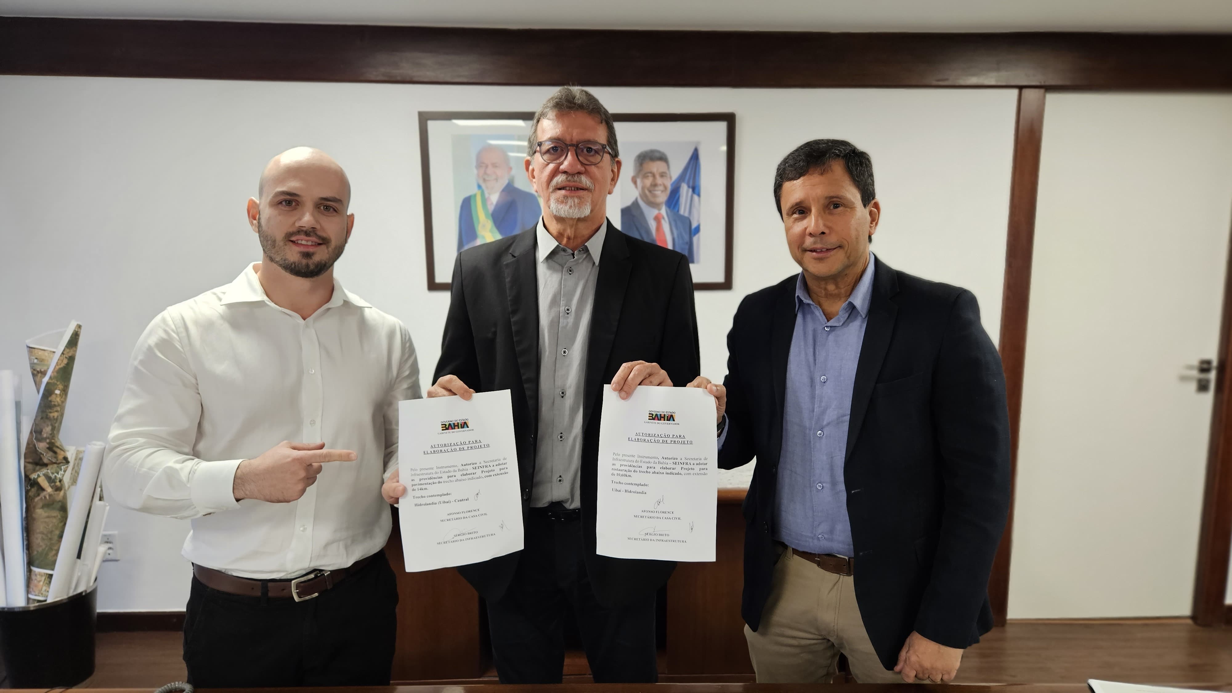 Secretario mostra o termo 