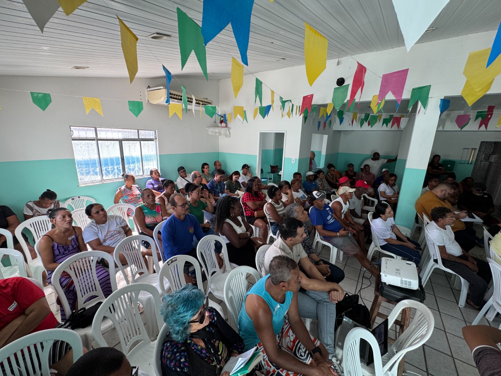 imagem de morares em uma das reuniões realizadas na região 