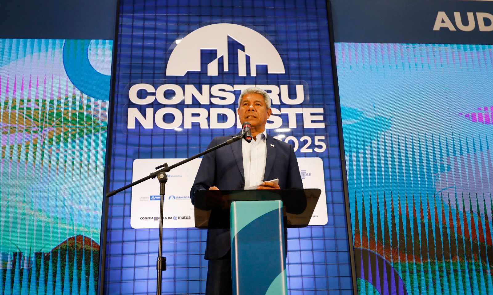 Governador durante discurso no evento