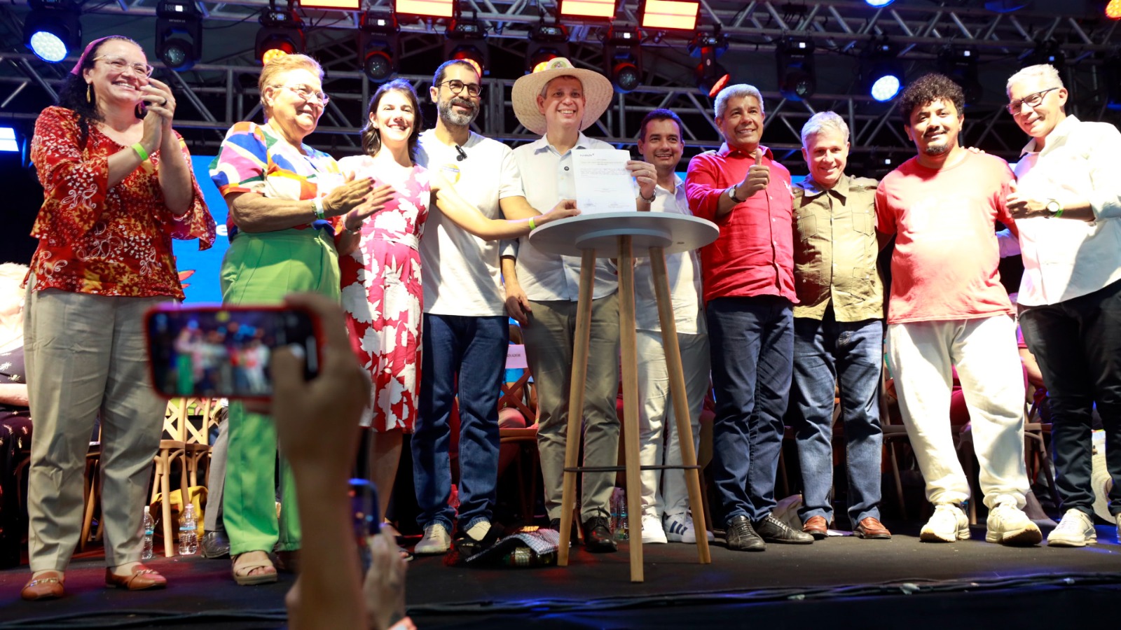 governador e demais autoridades no evento