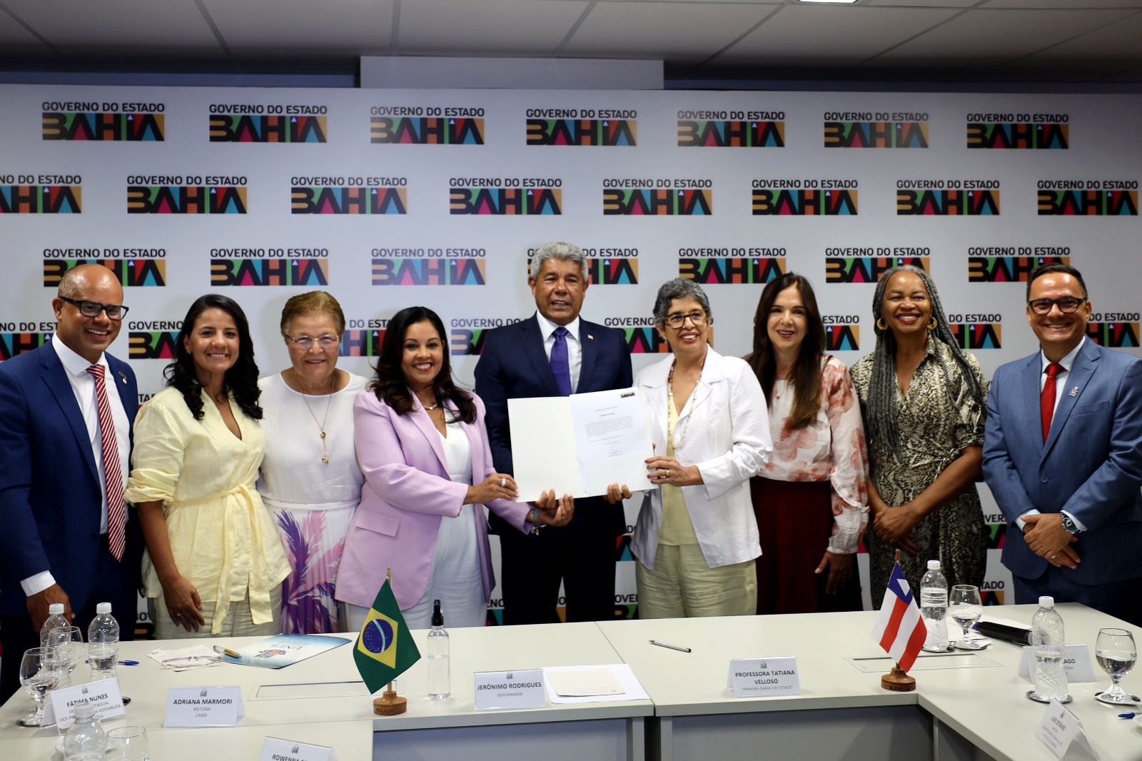 Governador, reitora e outras autoridades 