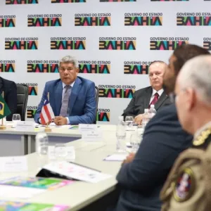 Foto da reunião - Governador sanciona lei que institui o programa Bahia Pela Paz