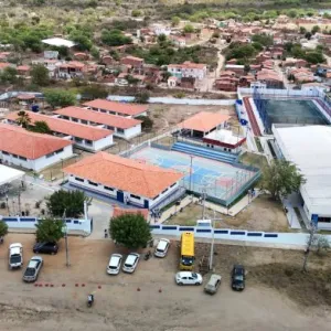 foto aerea dos colegios