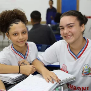 Estudantes do novo colégio