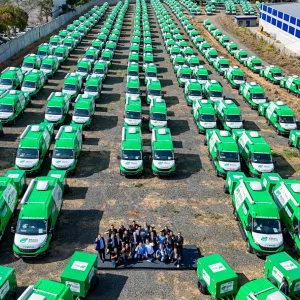 imagem aérea dos diversos veículos que serão entregues 