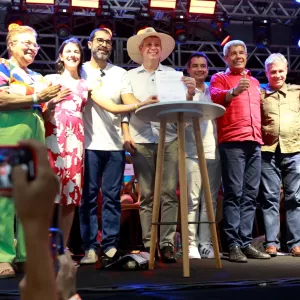 governador e demais autoridades no evento