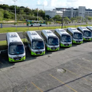 foto aérea de todos os veículos no estacionamento da SESAB