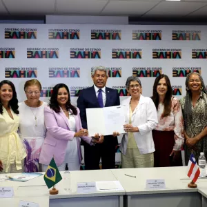 Governador, reitora e outras autoridades 