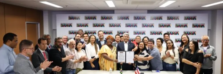 Foto do governador com representantes do Cedeter 