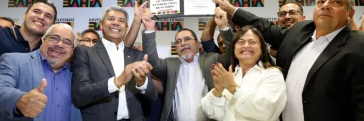 Foto do governador e demais autoridades que participaram da reunião