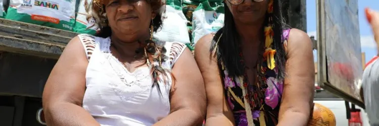 Mulheres com sementes