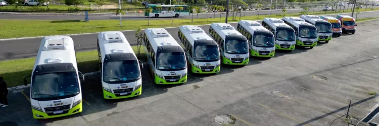 foto aérea de todos os veículos no estacionamento da SESAB