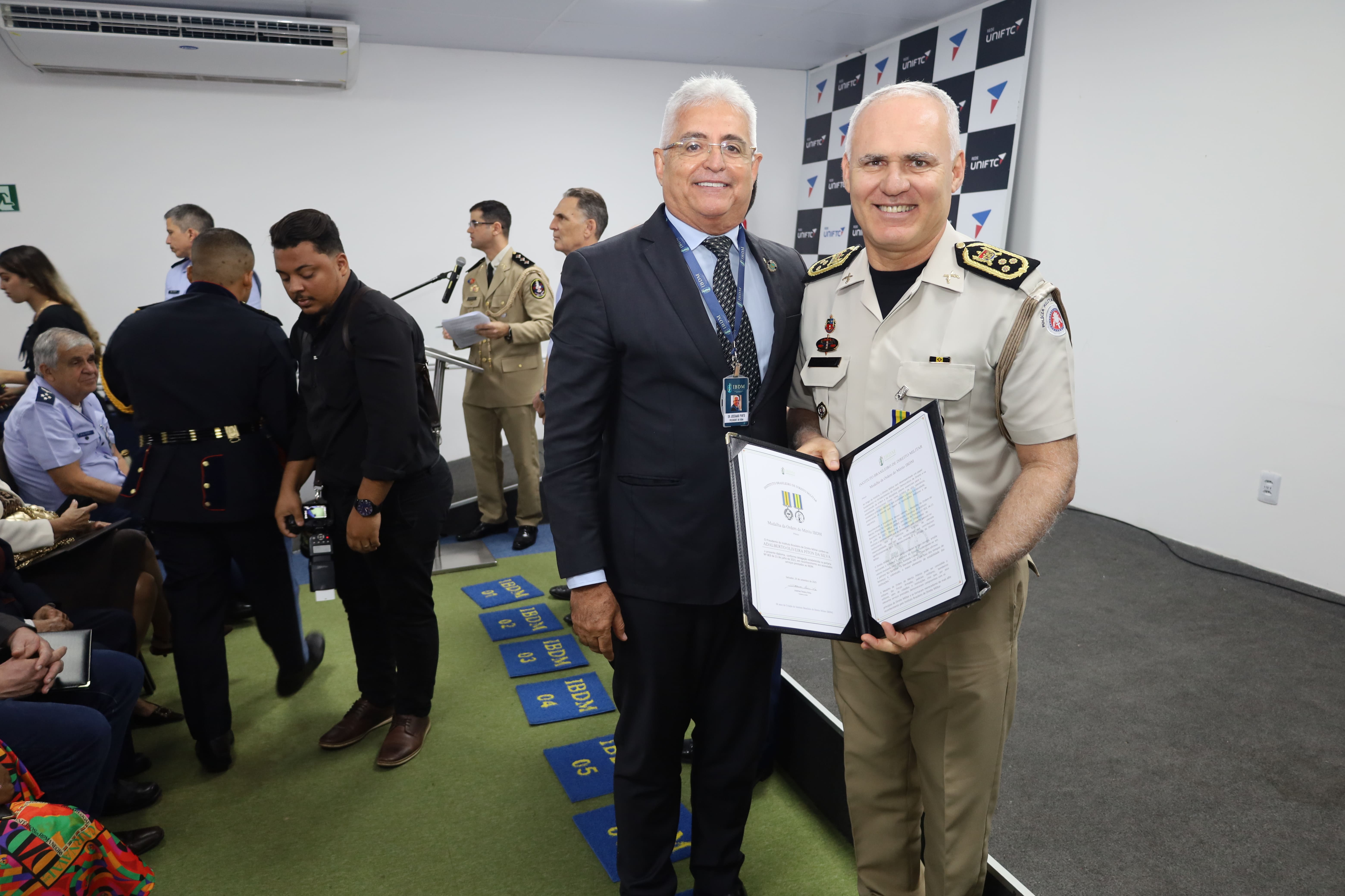 Chefe da Casa Militar é condecorado com a medalha Grau Prêmio na 2ª Conferência Nacional de Direito Militar