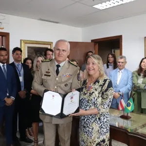 Chefe da CMG condecora presidente do Tribunal de Justiça da Bahia