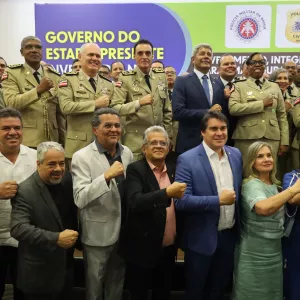 Chefe da CMG acompanha governador Jerônimo Rodrigues em solenidade de criação de novos comandos e promoções de oficiais da PMBA