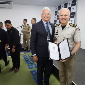 Chefe da Casa Militar é condecorado com a medalha Grau Prêmio na 2ª Conferência Nacional de Direito Militar
