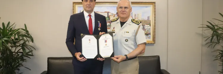 Chefe da CMG condecora procurador-geral de Justiça com a Medalha do Mérito da Casa Militar